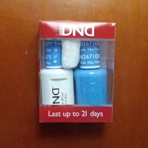 DAISY DND GEL POLISH